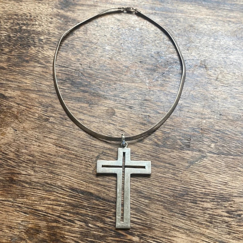 Sterling silver cross pendant (no chain)